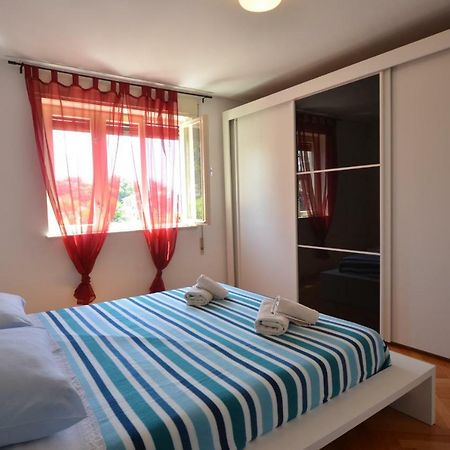 Apartman Terzic Ровин Екстериор снимка