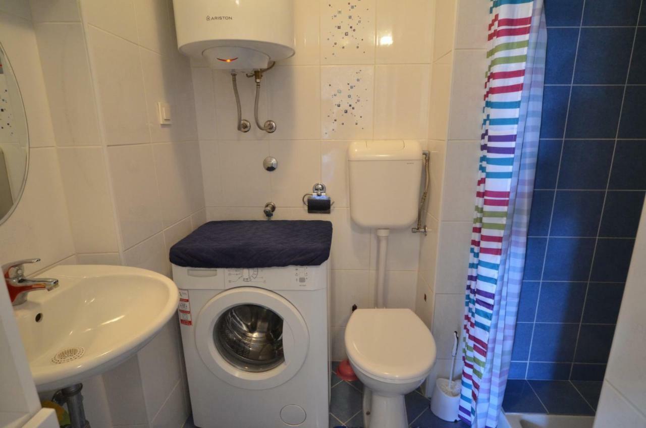 Apartman Terzic Ровин Екстериор снимка
